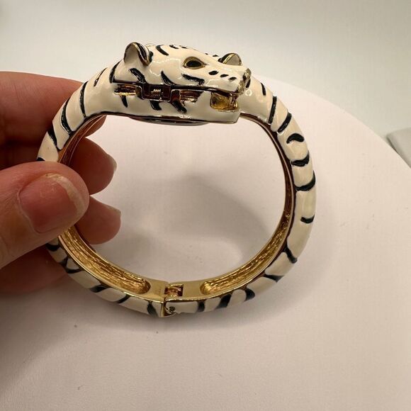 RARE Vintage KJL flawless condition white tiger watch clamp cuff bracelet! - Picture 10 of 11
